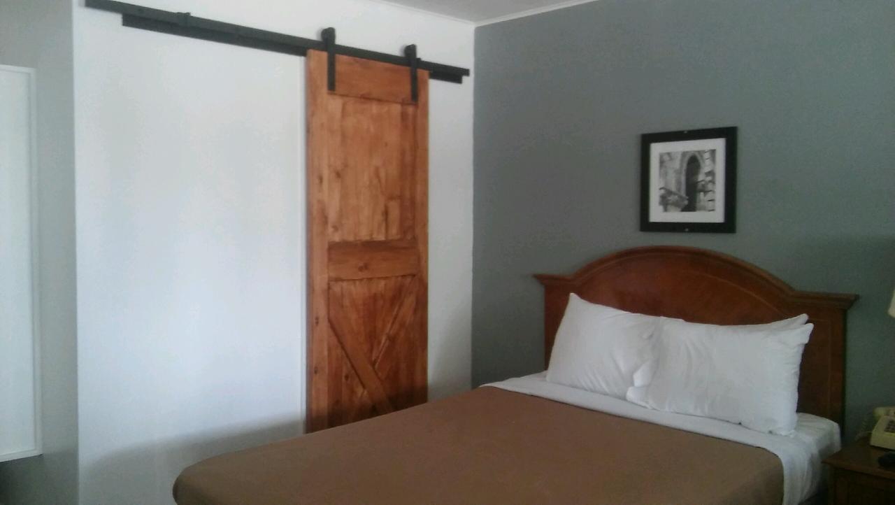 לה גריינג' The Oak Motel מראה חיצוני תמונה